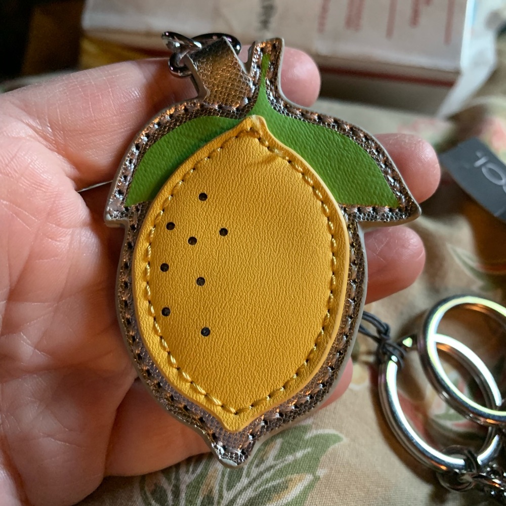 Lemon Keychains - Picture 2 of 4